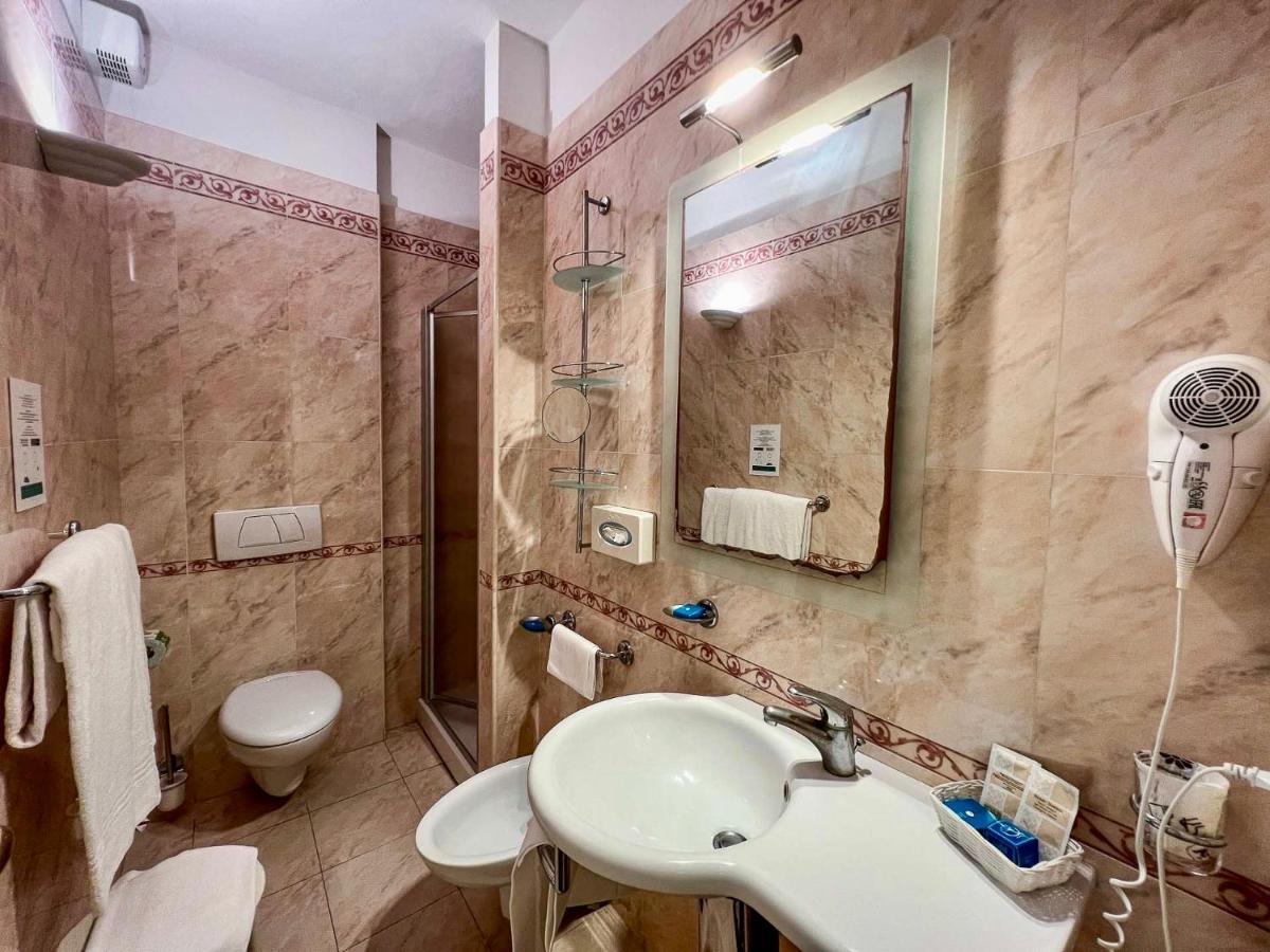 Hotel Meridiana Marina di Campo Buitenkant foto