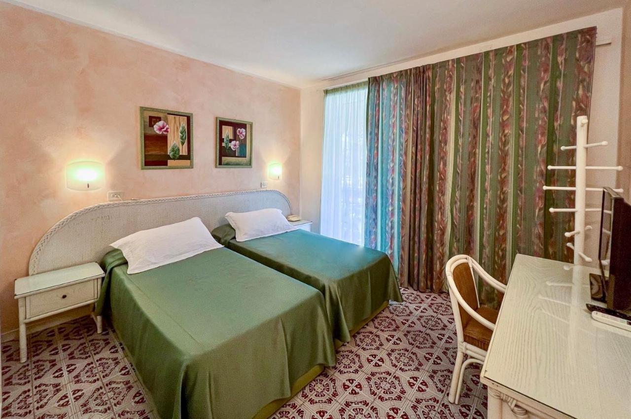Hotel Meridiana Marina di Campo Buitenkant foto